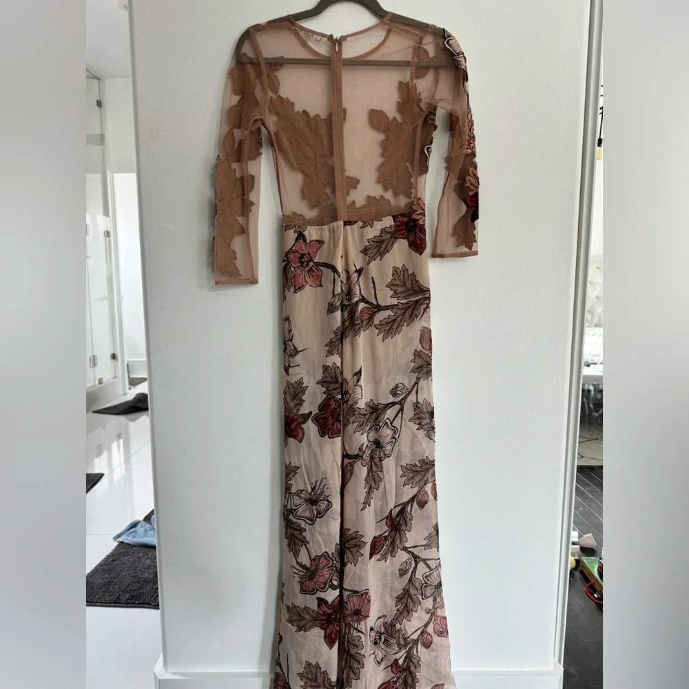 For love and lemons Sierra maxi dress in blush floral. Size XS - Picture 6 of 9
